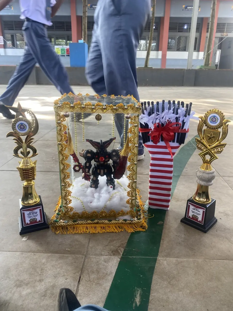 Karya kreatif dan piala kelas 10 TKR 1